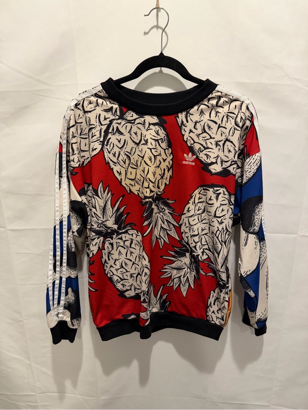 adidas women’s farm rio Pineapple Print crewneck sweatshirt size S.streetwear
